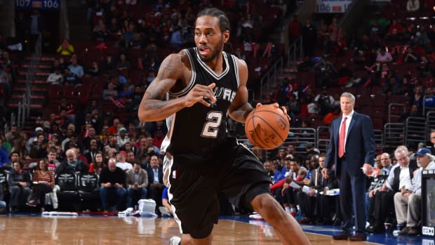 kawhi_leonard_marquee_76ers._.jpg